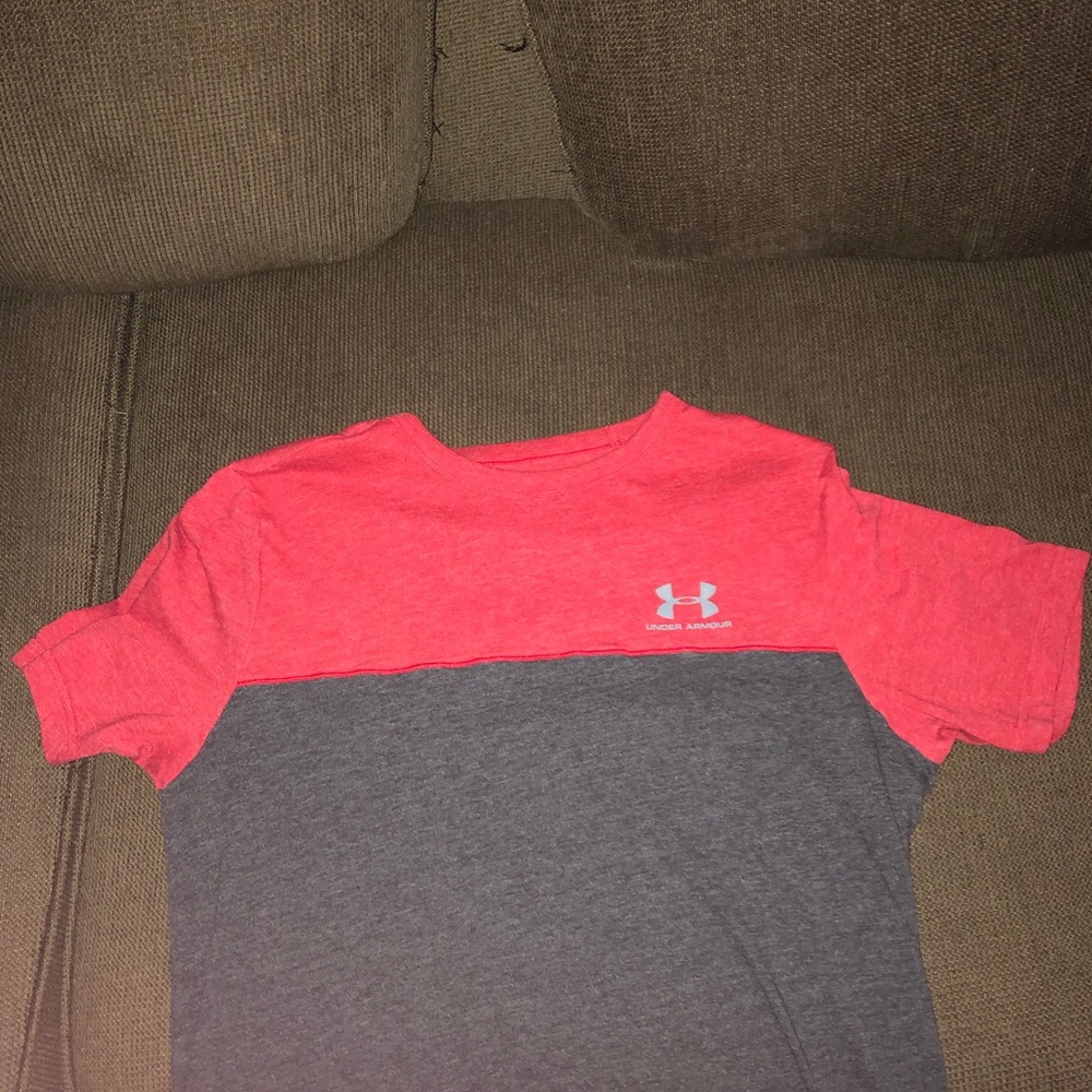 Men’s under armour shirt size small brand new